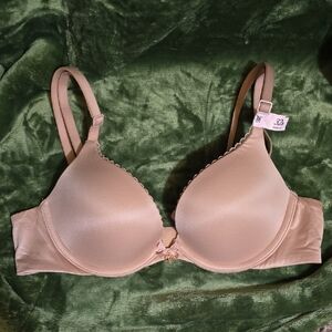 Victoria's Secret Smooth Light Beige Pushup Bra
